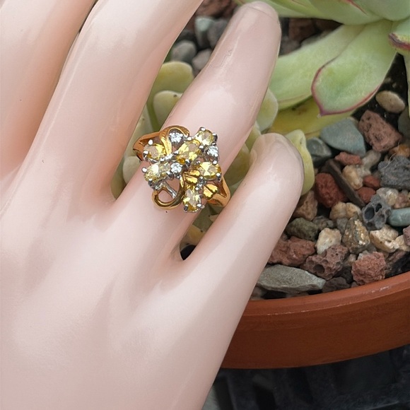 Golden Topaz CZ & Diamond Cluster Cocktail Ring Goldtone Size 6.75 Costume EUC - Picture 1 of 11